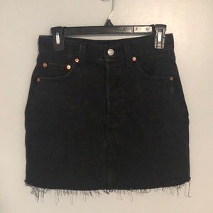 🖤Levi’s Ribcage Black Denim Skirt Sz 26
